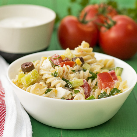 Creamy Greek Salad Pasta